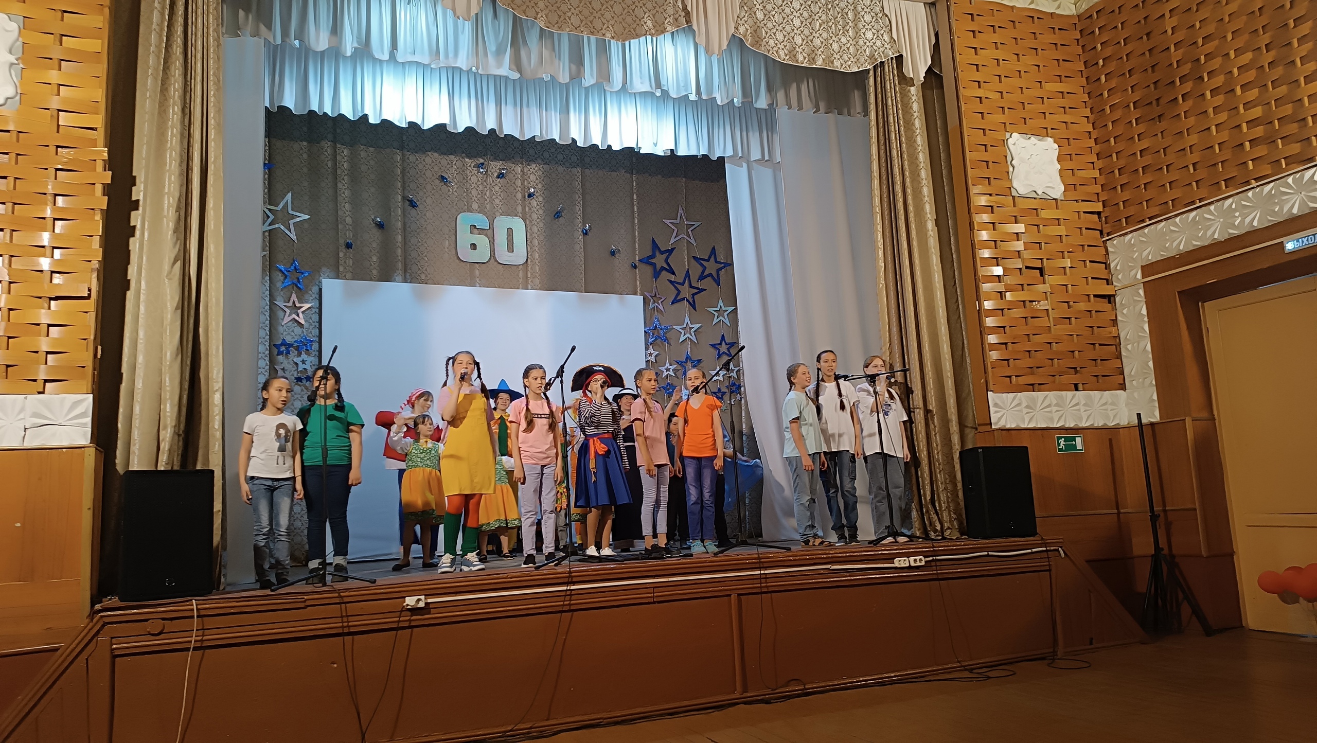 Подробнее о статье Мир начинается с детства